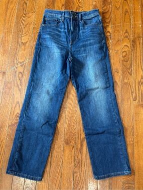 Express Women's Relaxed Jeans in Dark Blue Wash